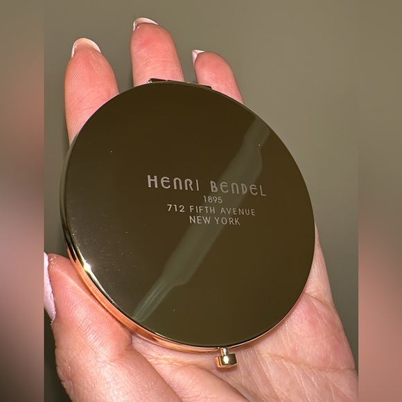 ✨🤍 NEW Henri Bendel RARE Limited Edition Year of the Pig Double Compact Mirror - Picture 10 of 17